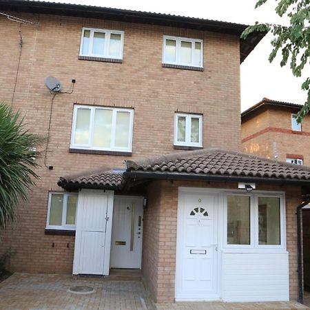 Erith A A Guest Rooms Thamesmead المظهر الخارجي الصورة
