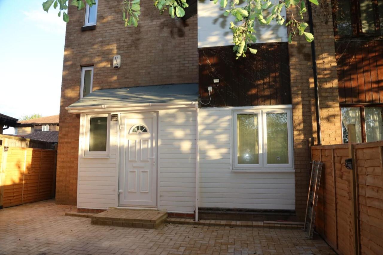 Erith A A Guest Rooms Thamesmead المظهر الخارجي الصورة