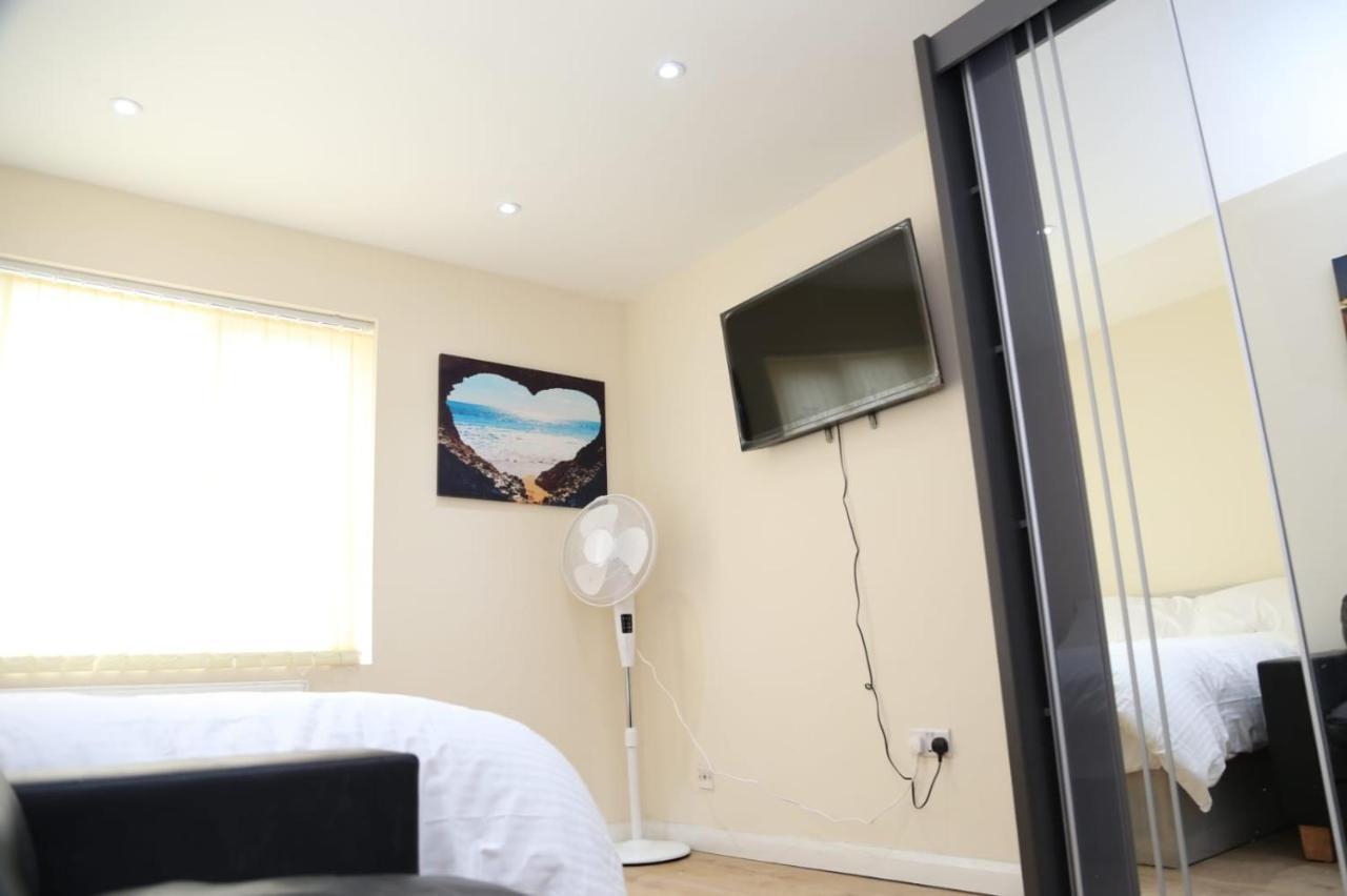 Erith A A Guest Rooms Thamesmead المظهر الخارجي الصورة